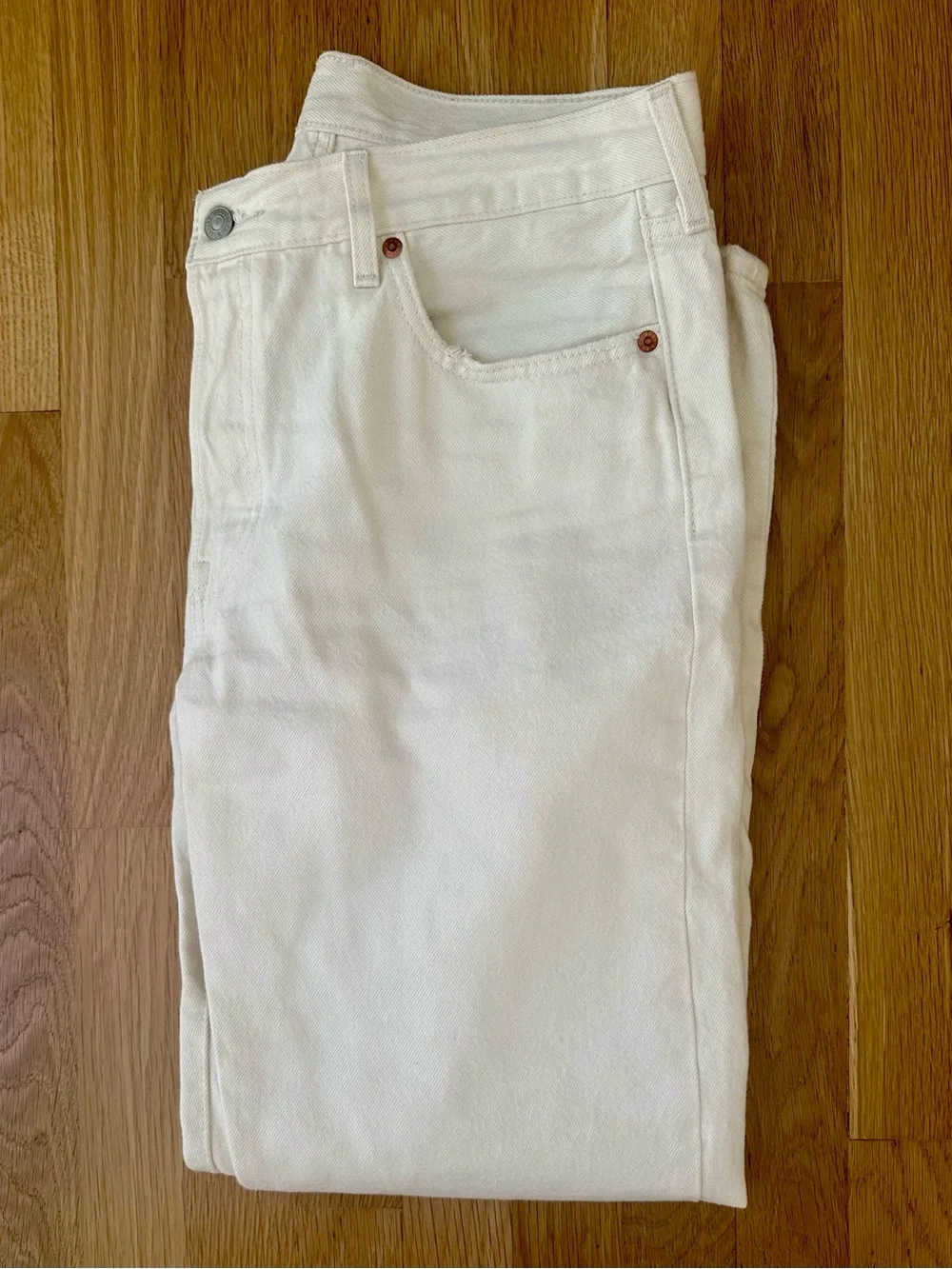 Levi's 501 ‘90s Jean in Ecru from Aritzia - Picture 4 of 4
